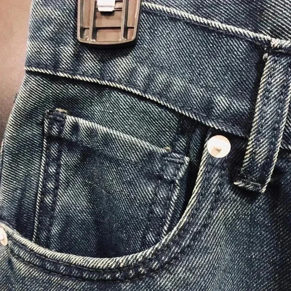 Levi’s 514 Straight Fit, adjustable waistband,5 pocket, belt loop, 27” inseam - Picture 3 of 9